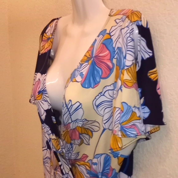 Coco Bianco Floral Print  Blouse - Picture 3 of 13